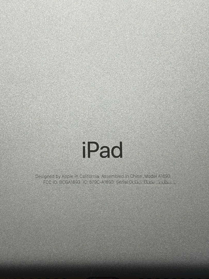 Apple iPad A1893 シルバー