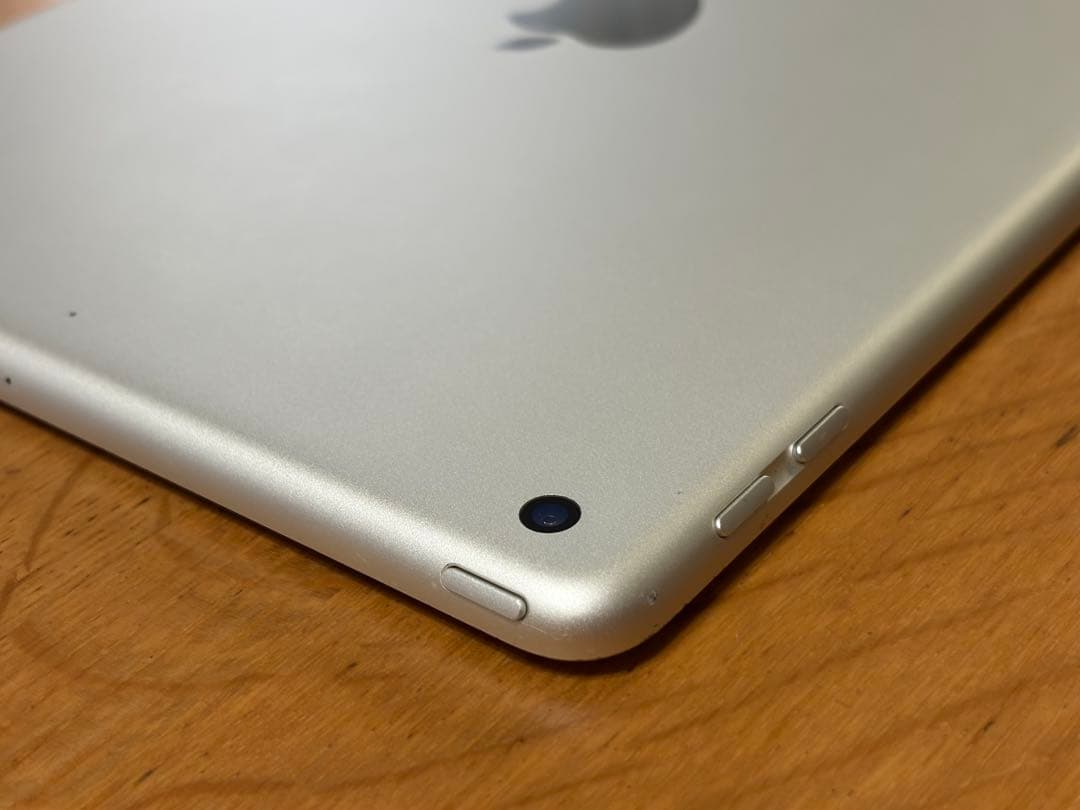 Apple iPad A1893 シルバー