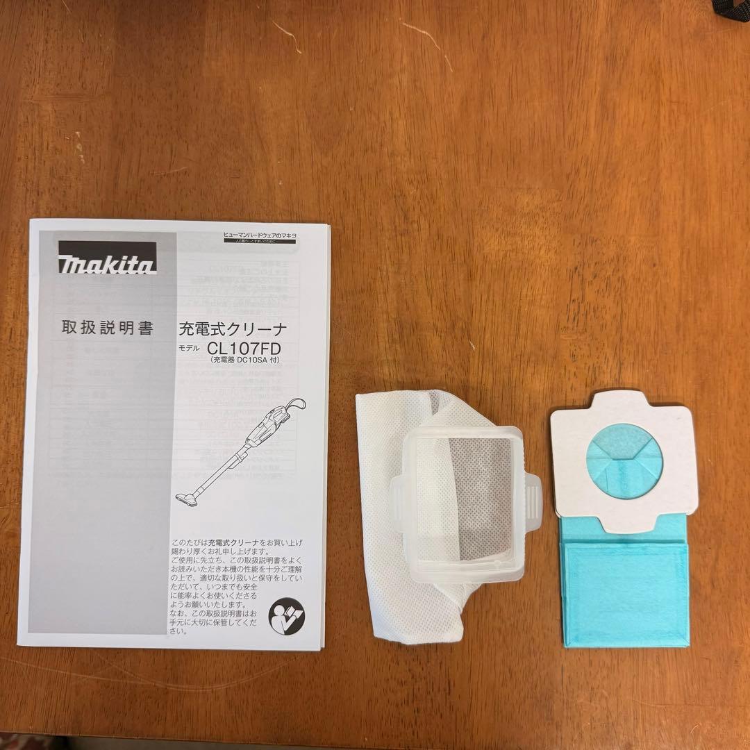 ● 美品 マキタ 掃除機 CL107FD 充電式クリーナー