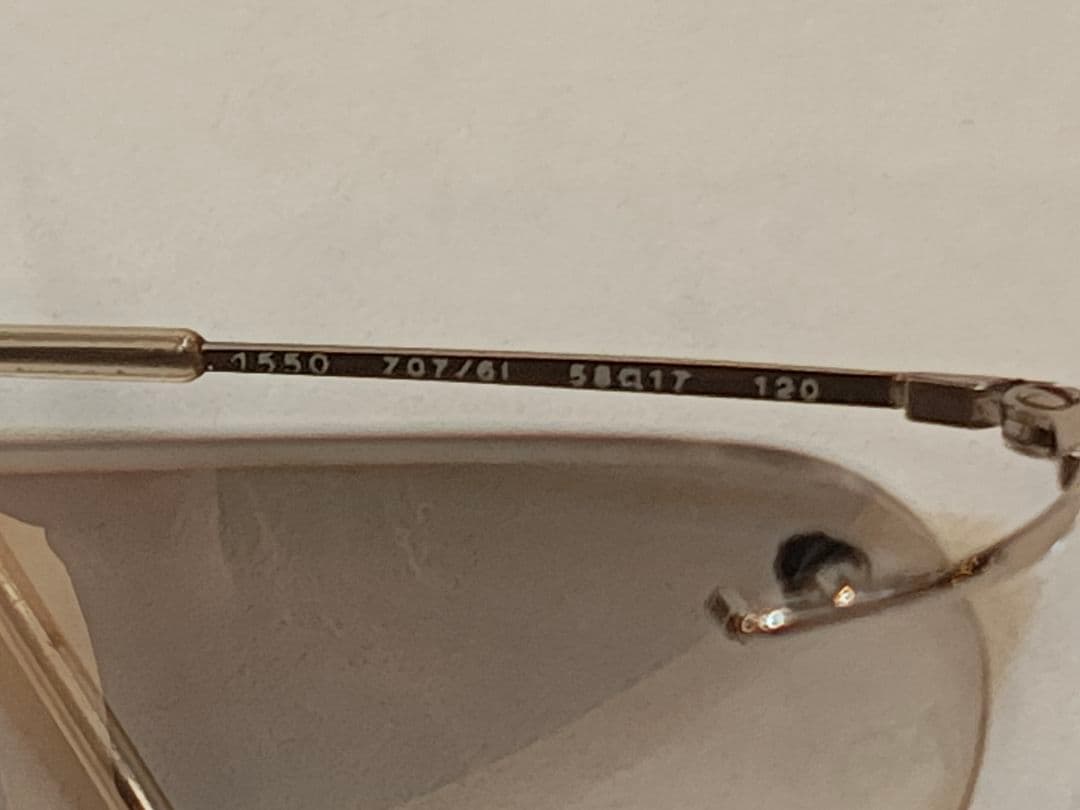 Giorgio Armani グレーサングラス