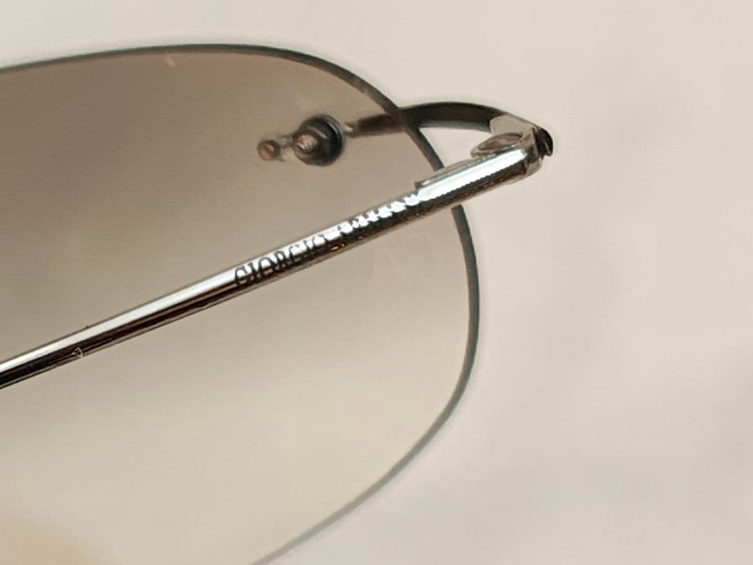 Giorgio Armani グレーサングラス