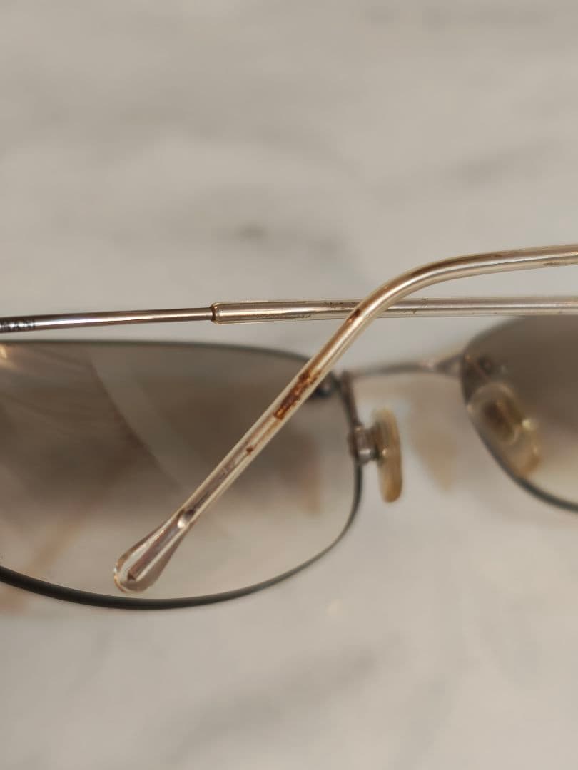 Giorgio Armani グレーサングラス