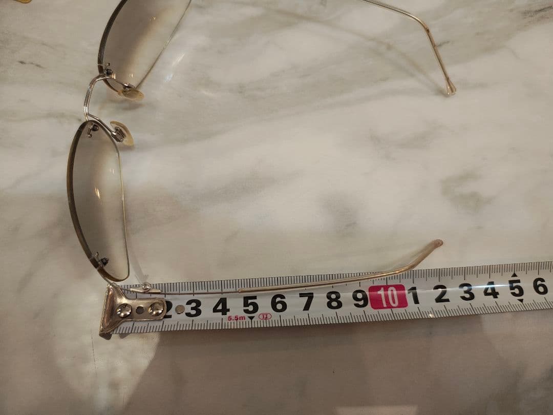 Giorgio Armani グレーサングラス