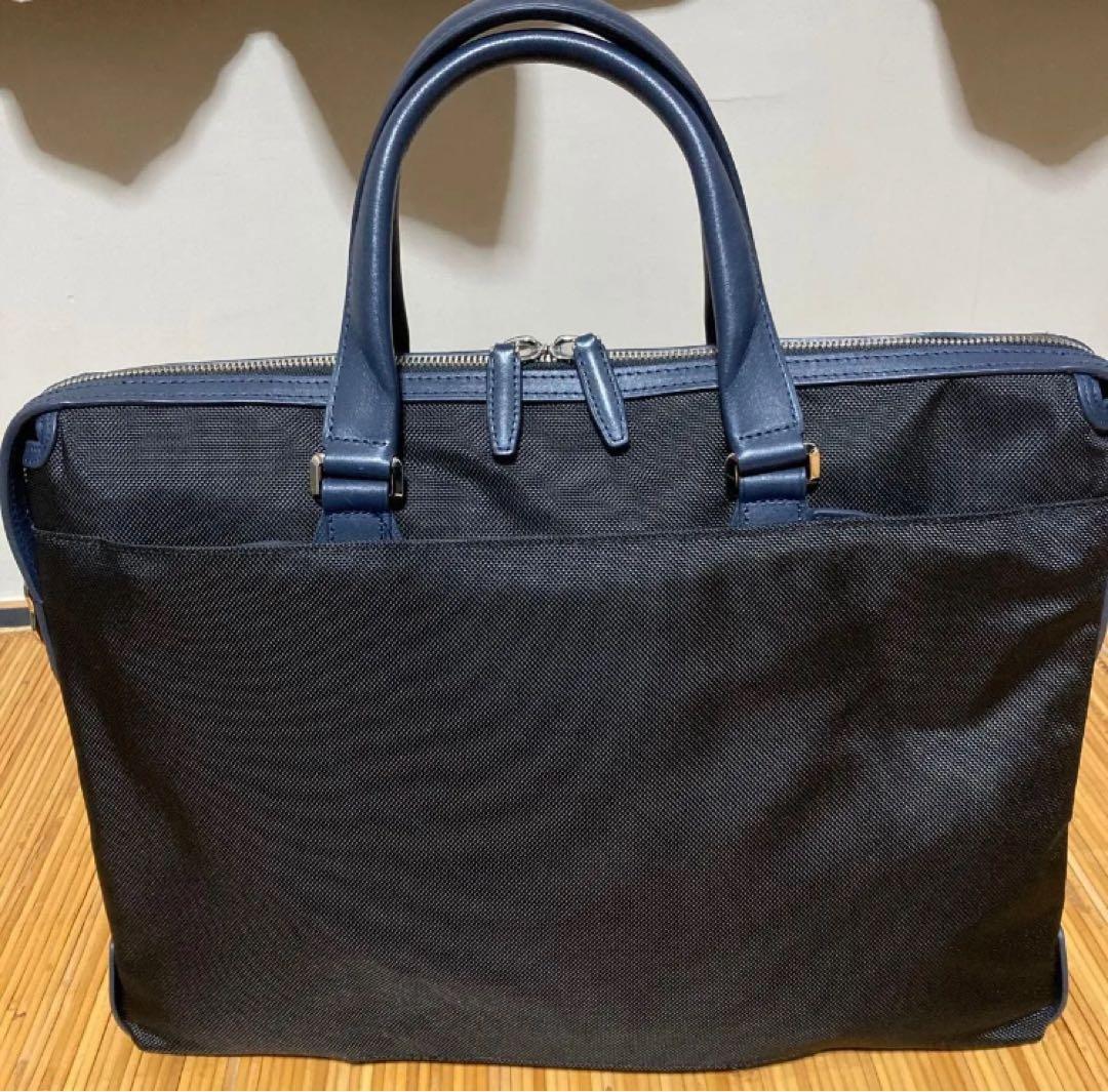 TUMI 682415DNVY2E JARVIS スリムブリーフ　美品