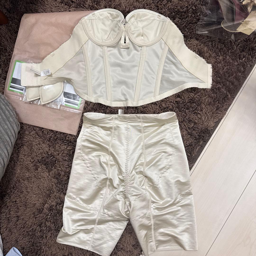 【美品】BRIDALBEAUTEインナー上下セット(C70・ガードルM)