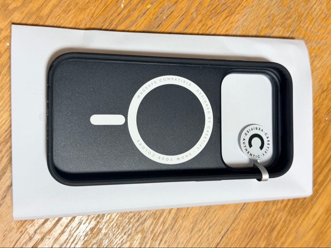 CASSETIFY iPhone 17 Pro ケース メタリックピンクリボン