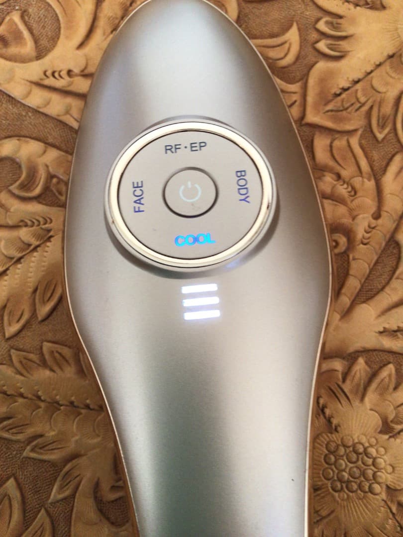 IKKO ME ラボン・エクラ　美顔器 極美品