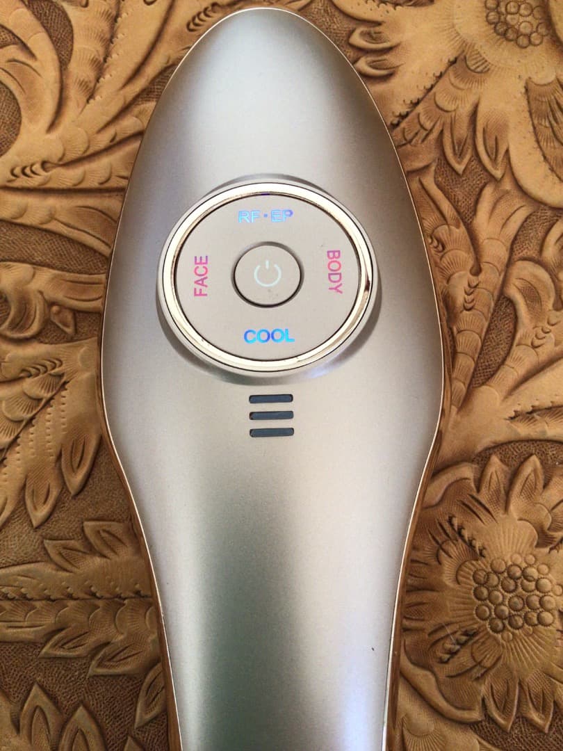 IKKO ME ラボン・エクラ　美顔器 極美品