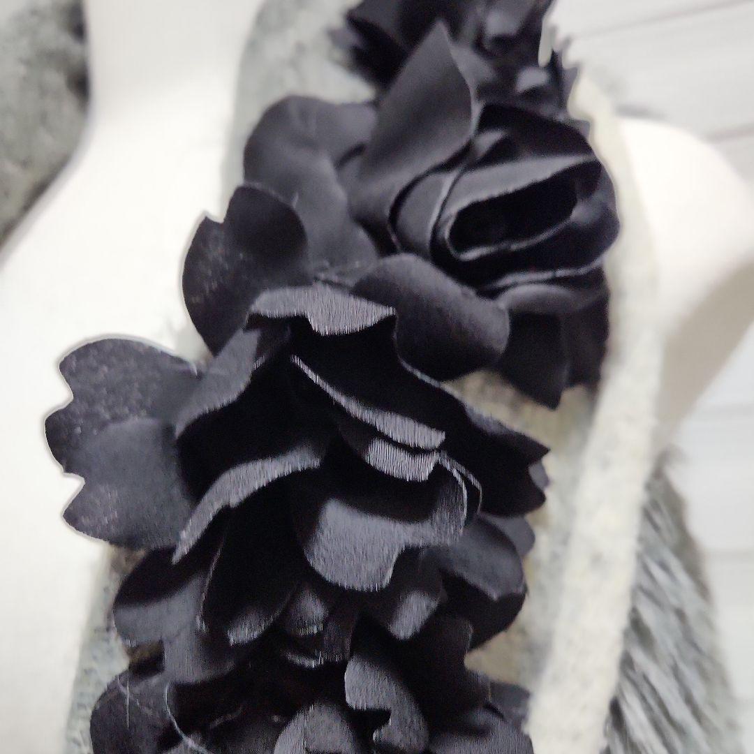 さえらレインダンス ジュリアのフラワーモチーフが豪華でかわいい暖かいベスト