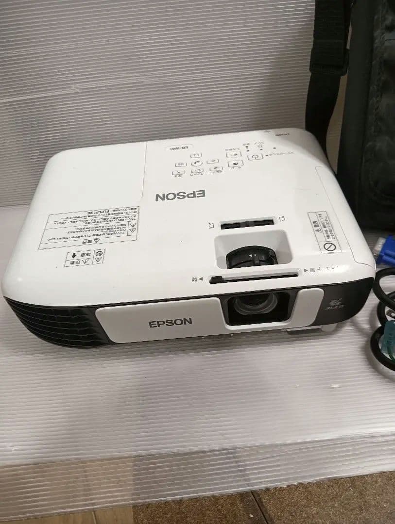 激安す　EPSON　eb-w41 プロジェクター 本体　ケース付き