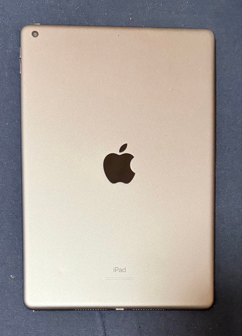 iPad 第8世代　スペースグレイ　画面ひび割れあり