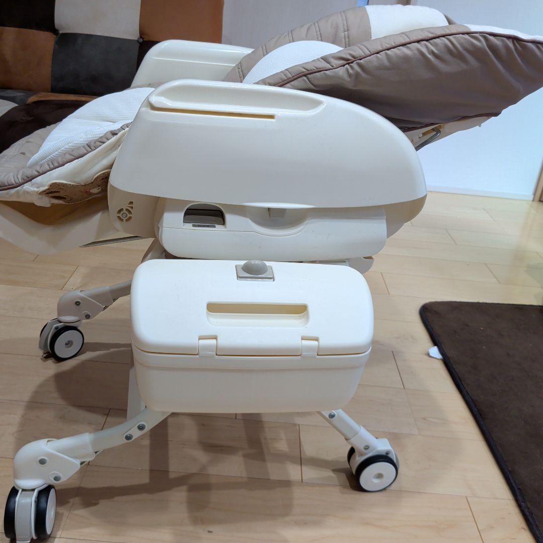 コンビ　ネムリラAT 電動ハイローチェア オートスウィングゆりかご クリーム色