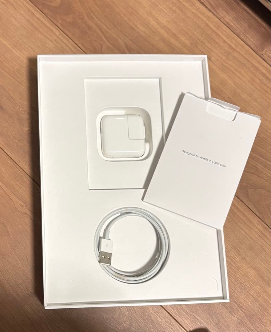 美品　ケース付　iPad (第7世代) 32GB スペースグレー Wi-Fi