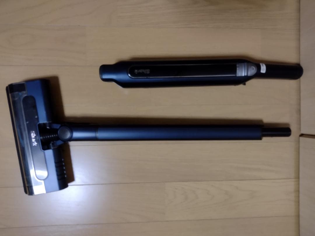 シャーク★コードレスクリーナー★CS401JRB★バッテリー新品と同等★2