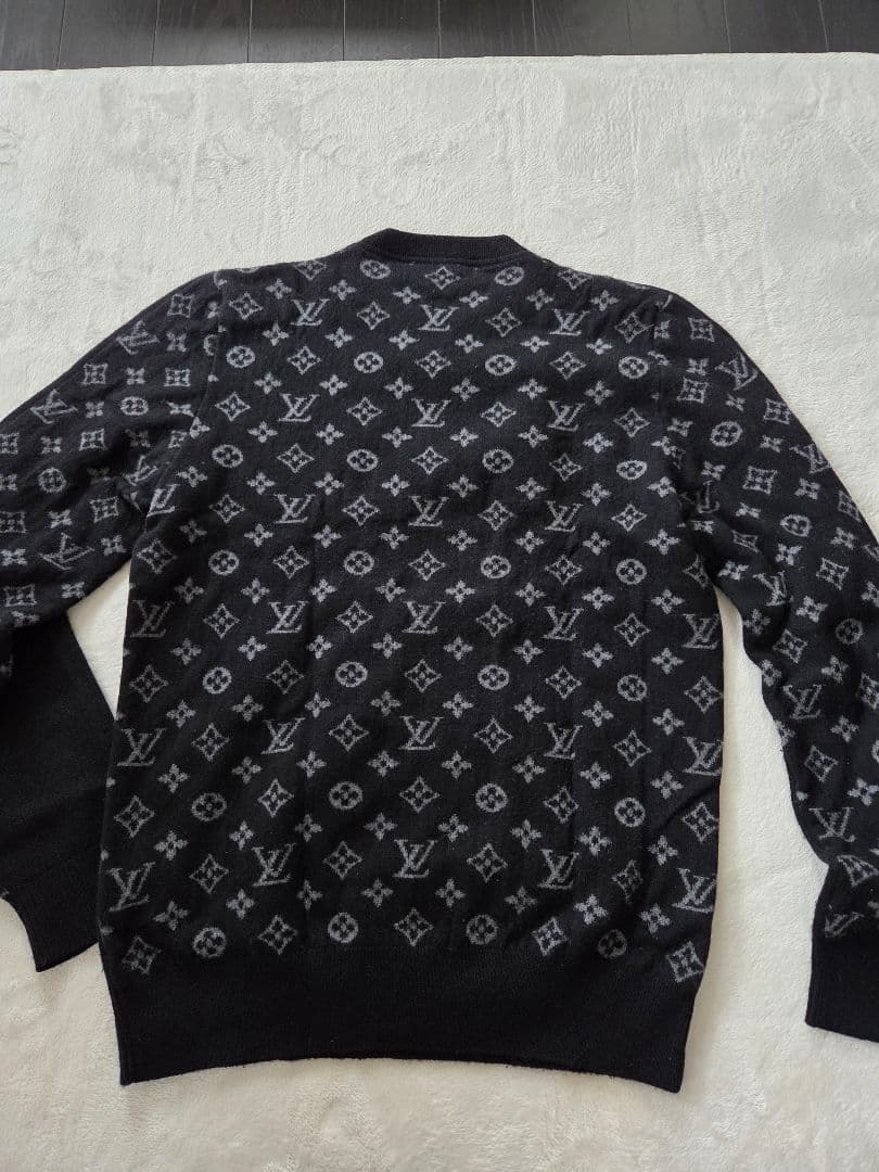 LOUIS VUITTON カシミアニット
