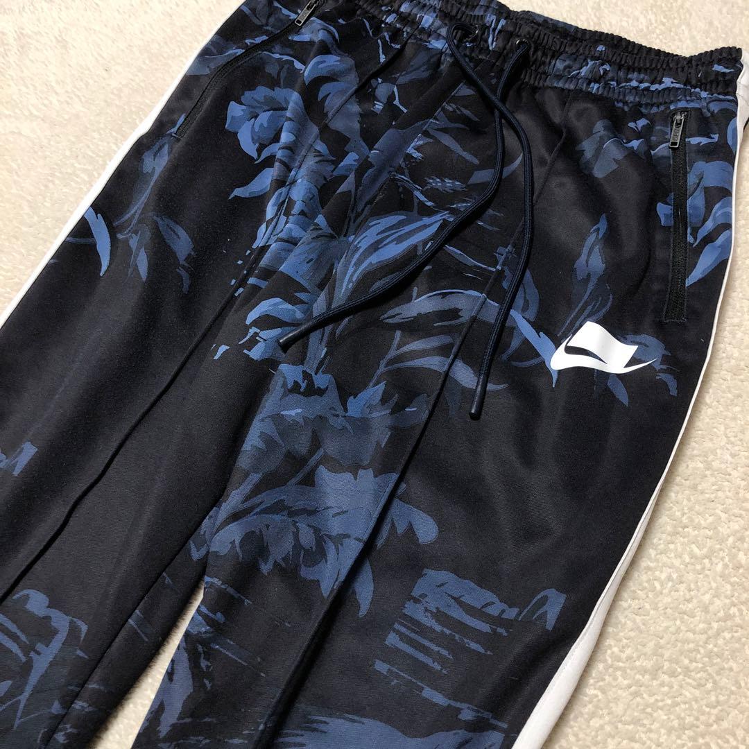 NIKE ナイキ　フローラル　花柄　ブラック　ジャージ　セットアップ　上下