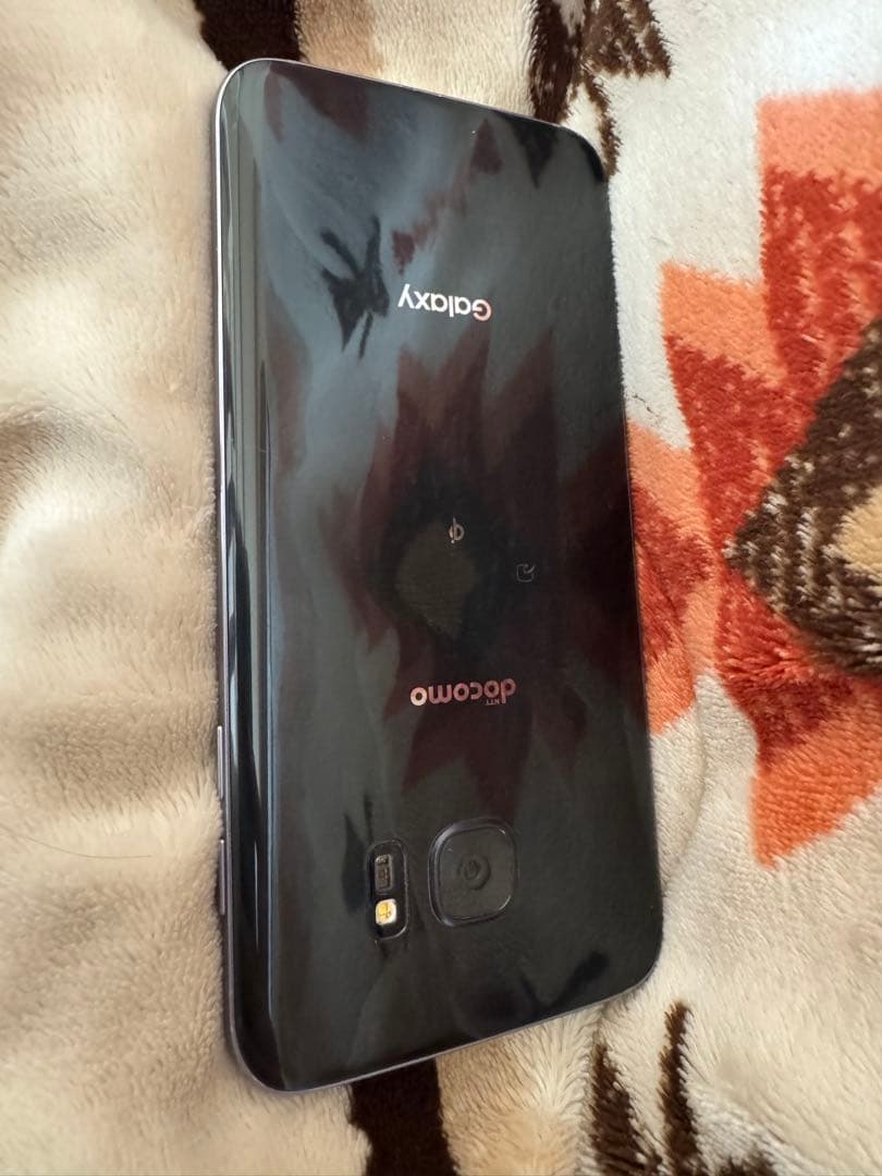 【美品】docomo Galaxy S7 edge 本体 箱付 ケースおまけ