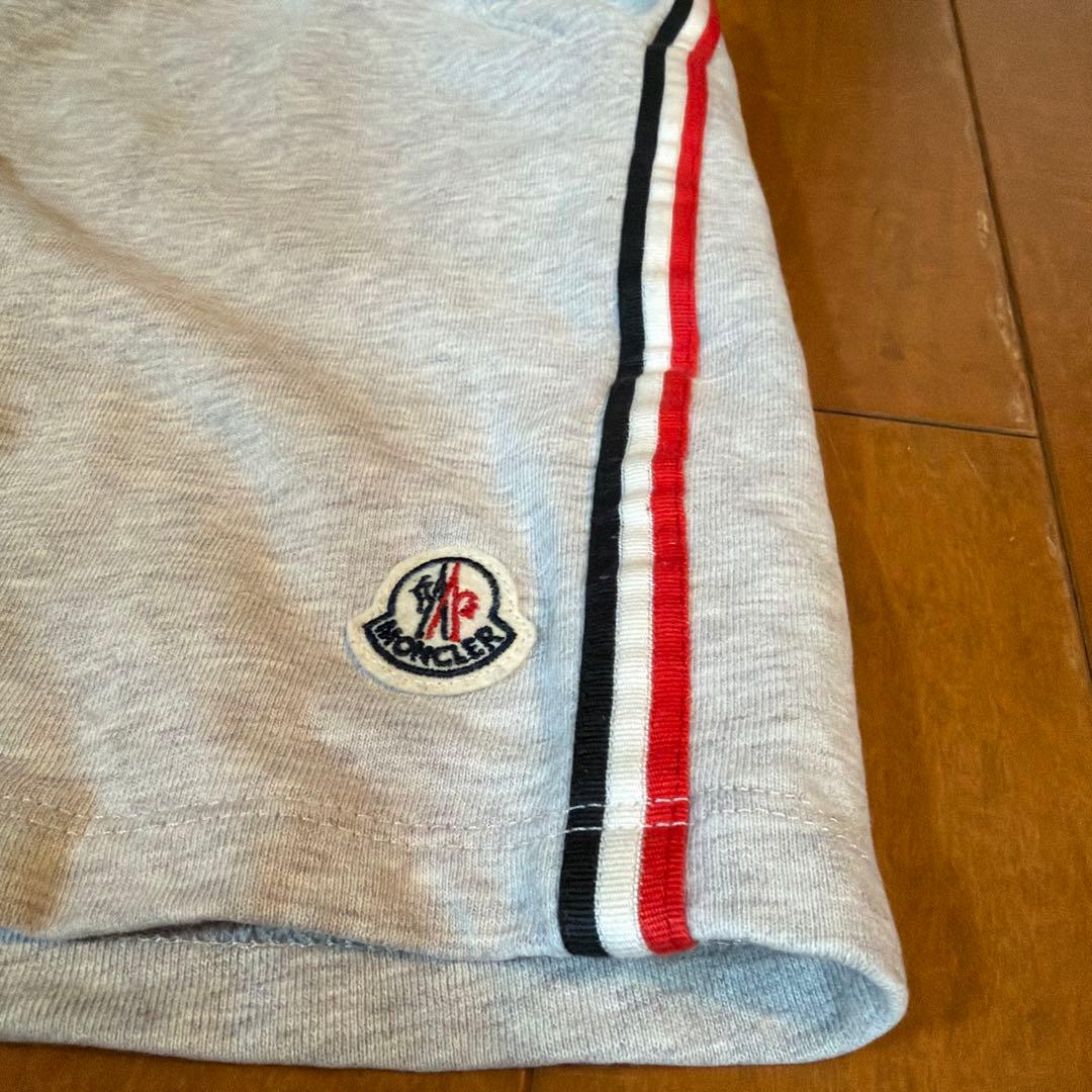 2万円で購入したMONCLERです。 履けなくなった為、お売りします。