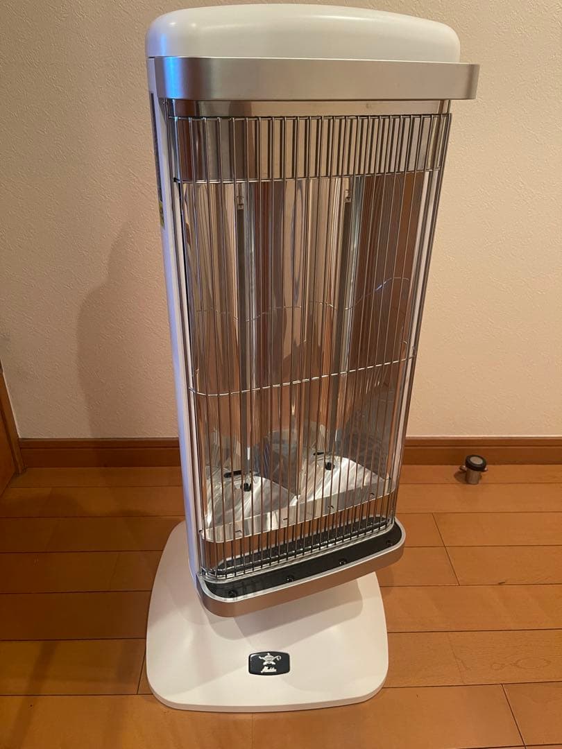 Aladdin遠赤グラファイトヒーター CAH-2G10Eホワイト2022年製