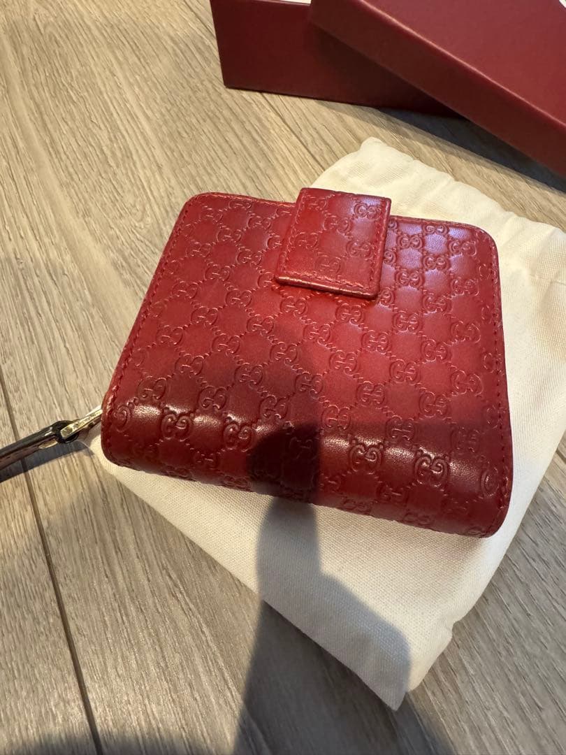 GUCCI グッチ　二つ折り財布　コンパクト　赤　レッド　美品
