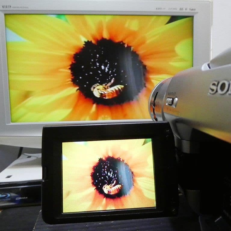 動作良好ソニー DCR-TRV735　デジタルビデオカメラ VideoHi8/8