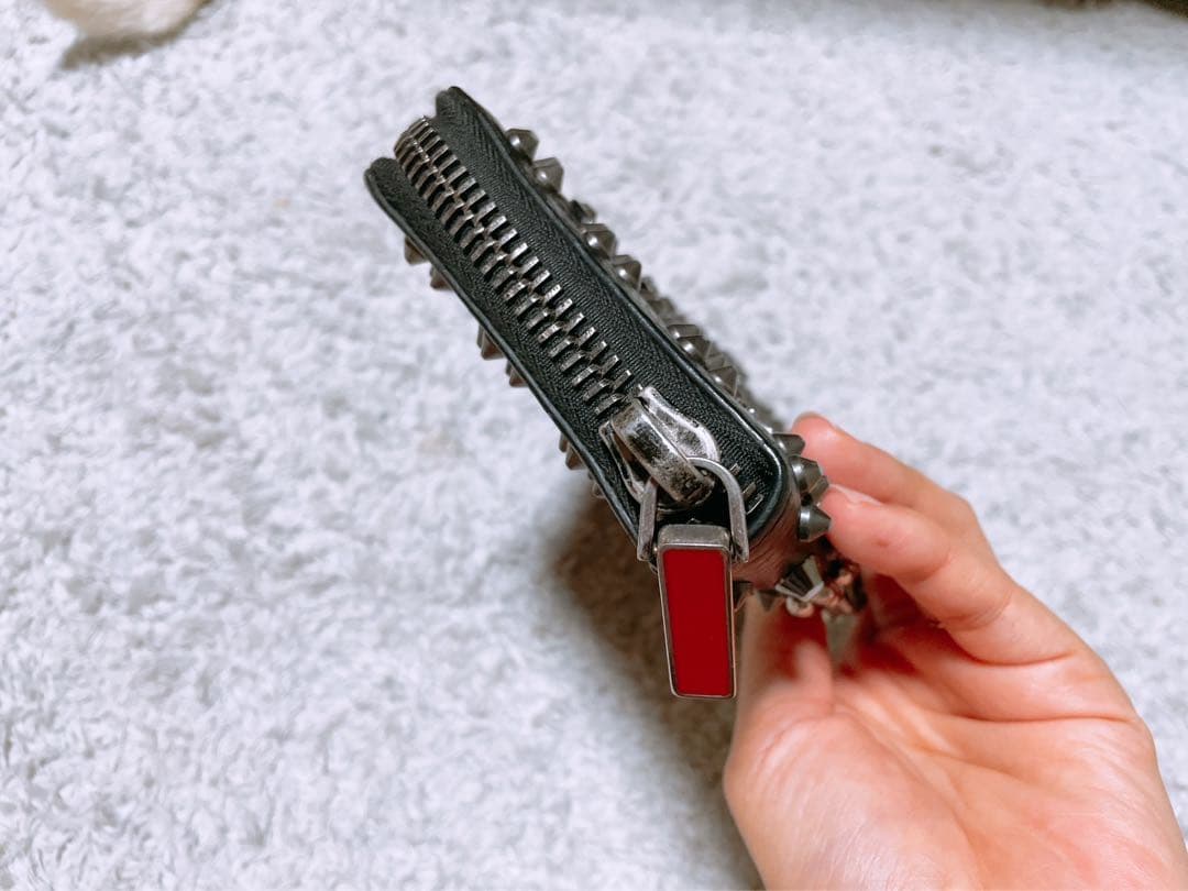 最終セール　クリスチャンルブタン　長財布