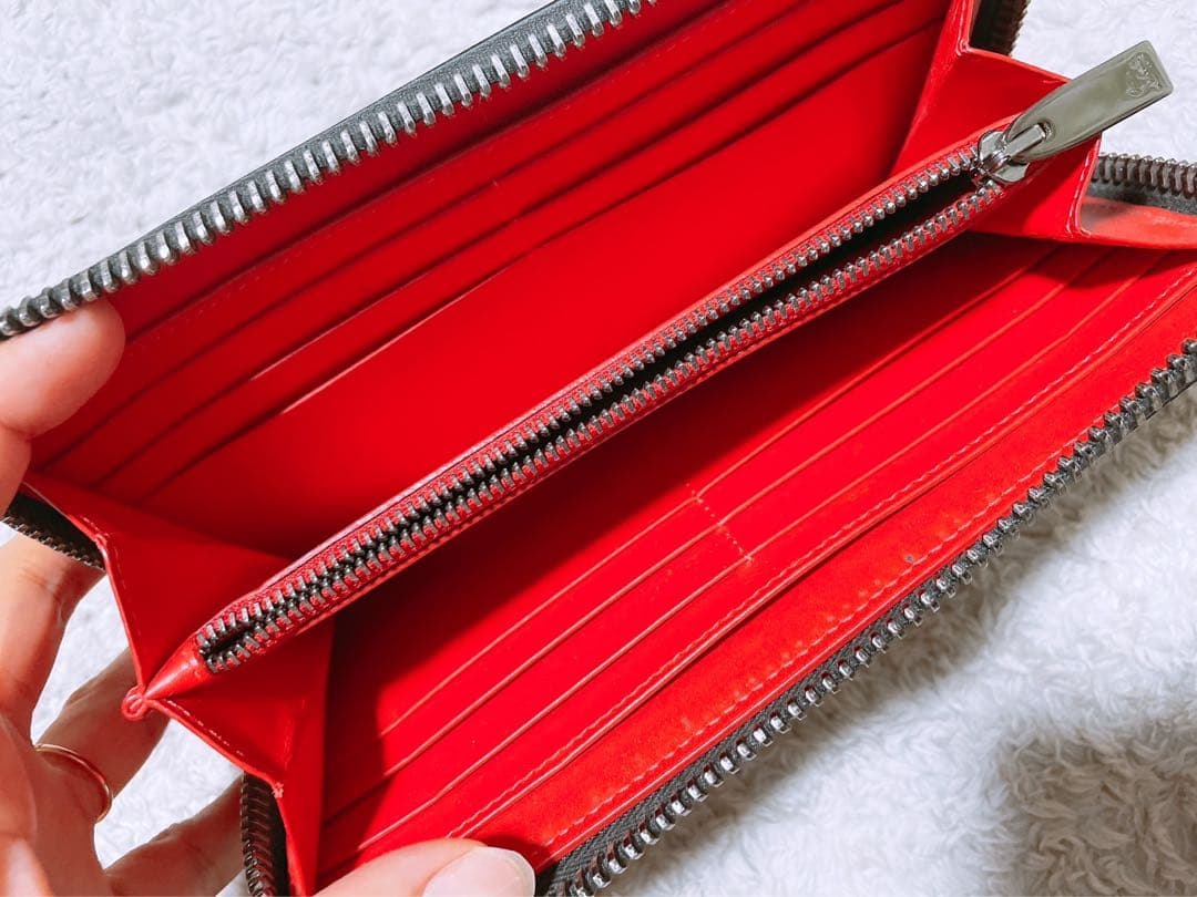 最終セール　クリスチャンルブタン　長財布