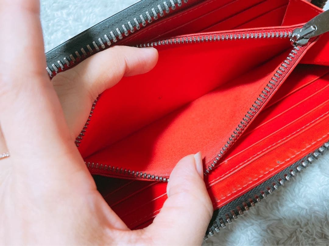 最終セール　クリスチャンルブタン　長財布