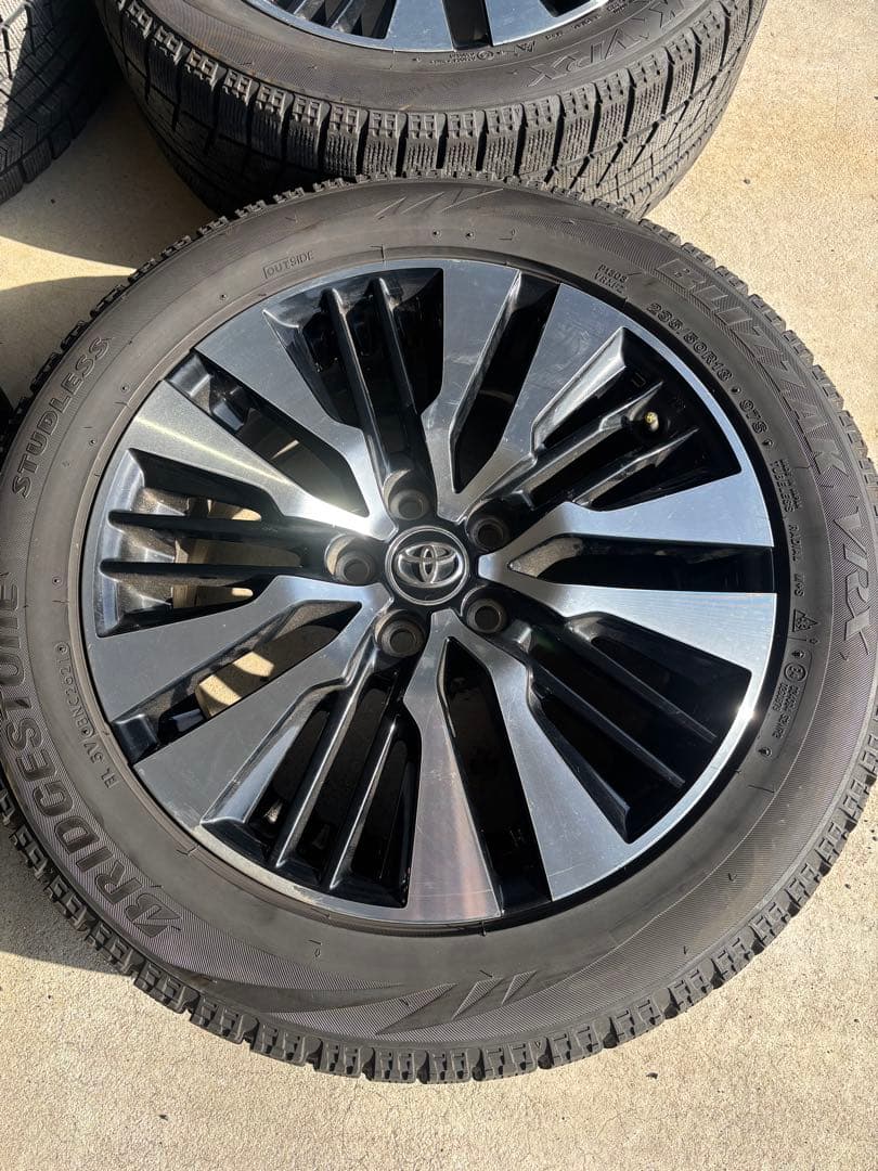 30アルファード純正　235/50R18 VRX