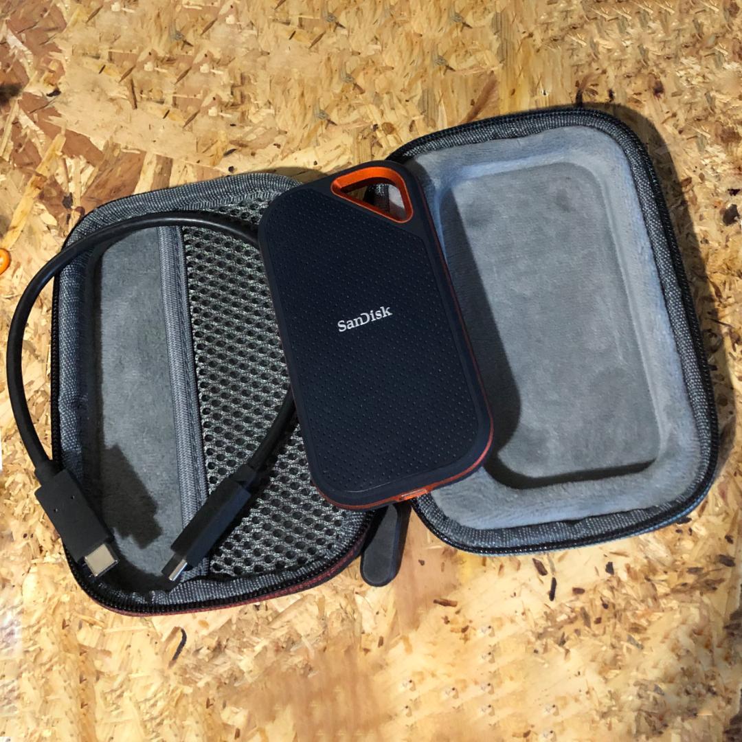 SanDisk 外付け 2TB USB 3.2 SDSSDE81-2T00