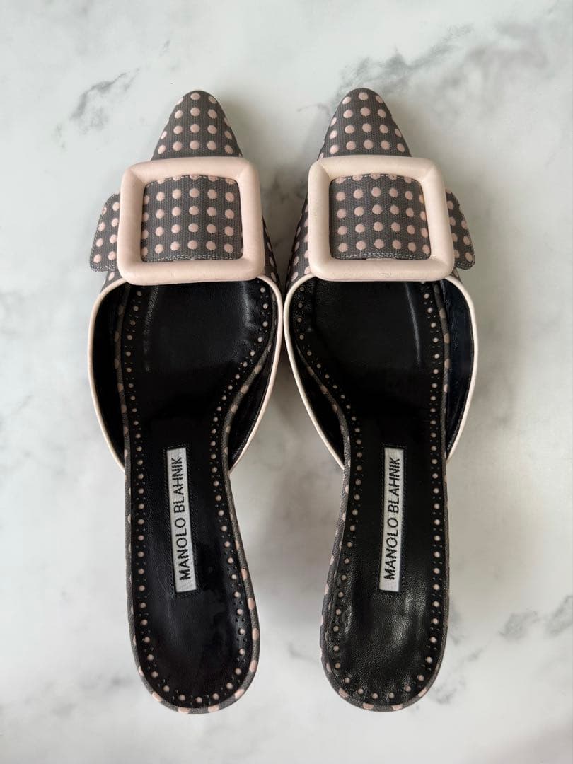 マノロブラニク メイセール ドット ミュール サンダル 37
