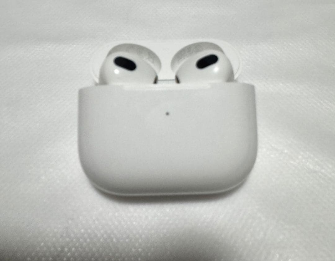 AirPods第3世代　充電ケース付き