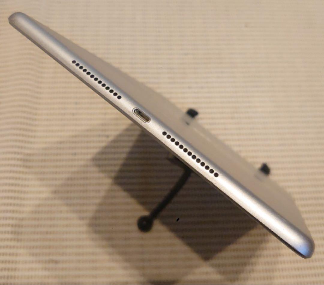 完動品SIMフリーiPad第8世代(A2429)本体32GB送料込04545