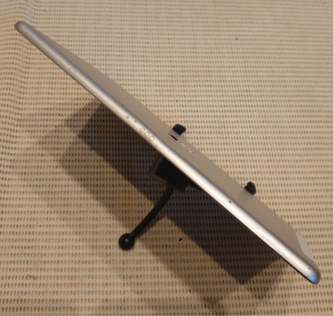 完動品SIMフリーiPad第8世代(A2429)本体32GB送料込04545