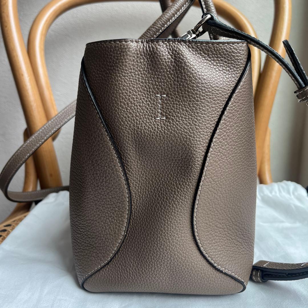 ボナベンチュラバッグ　ミアトート27 エトープ美品