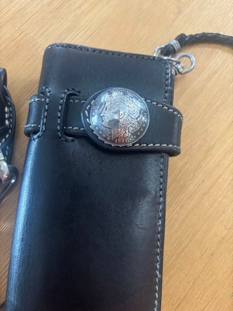 ブラックレザーウォレットチェーンアルバカーキシルバーコンチョ