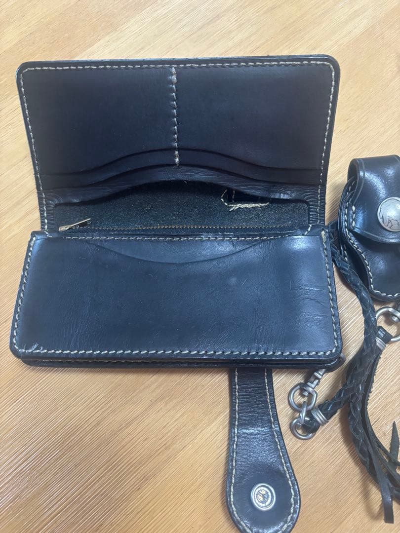 ブラックレザーウォレットチェーンアルバカーキシルバーコンチョ