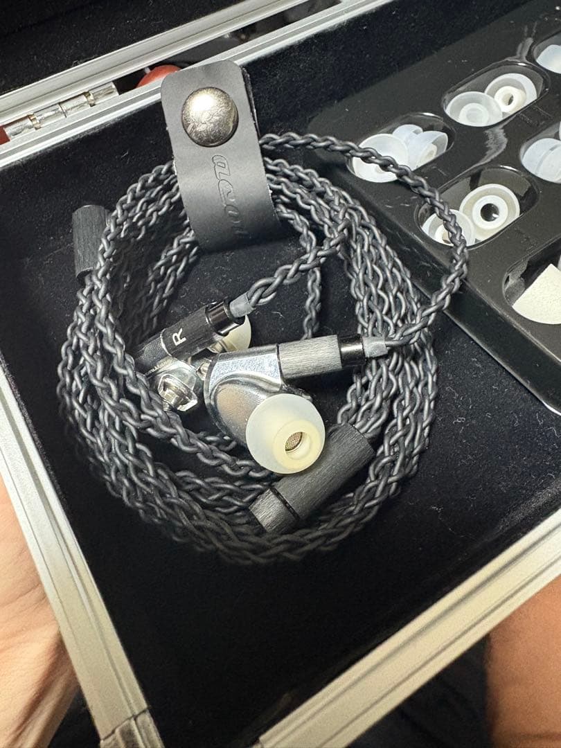 acoustune hs1677ss ガンメタ