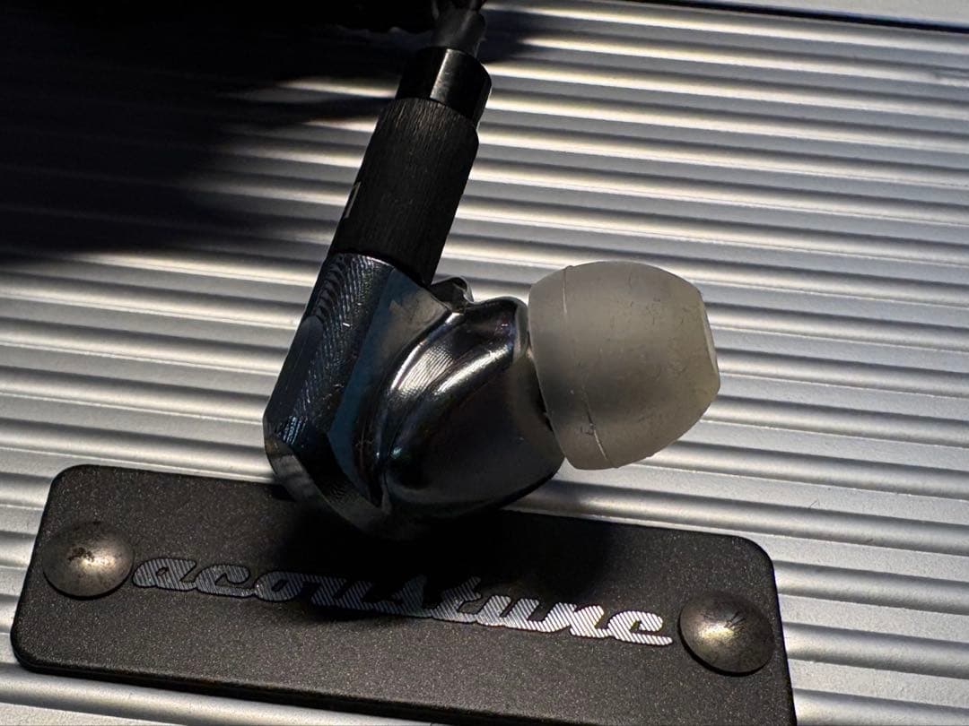 acoustune hs1677ss ガンメタ