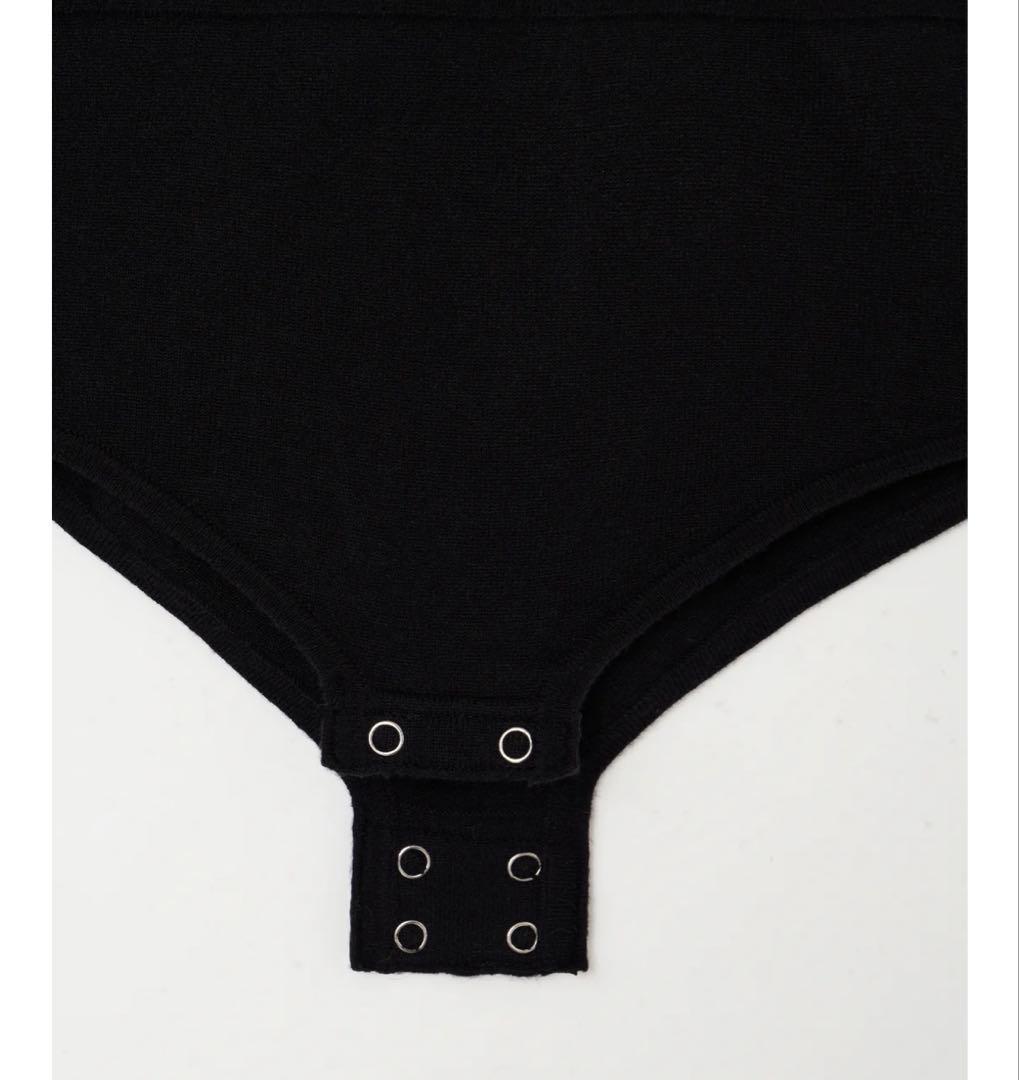 BEEDEN FUR COLLAR KNITTED BODY SUIT ブラック