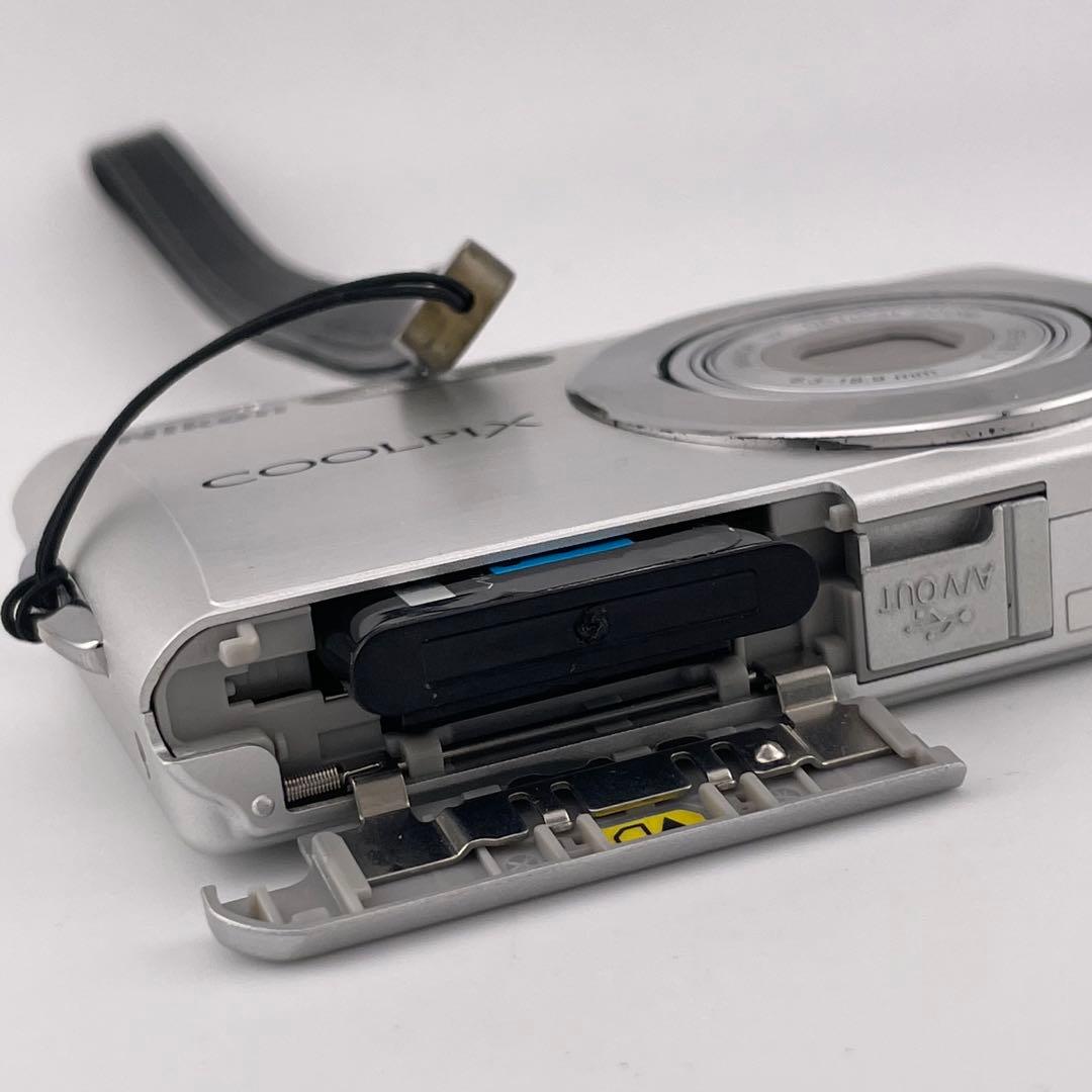 実写美⭕️外観美【動作確認済】ニコン COOLPIX S210 デジカメ
