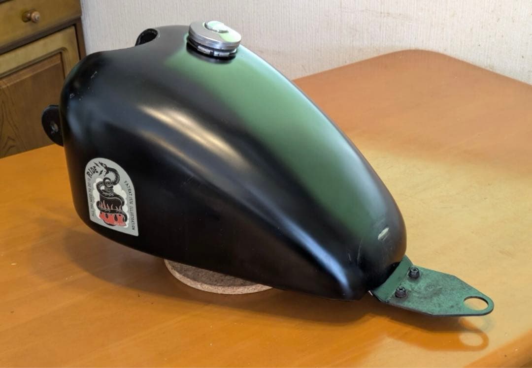 sr400 タンクスポーツタンクアルミ　モーターロック　2% ボバー　チョッパー