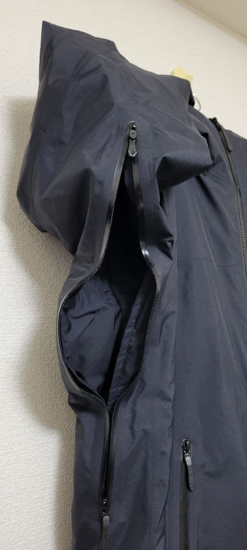 ARC'TERYX　ベータインサレーテッドジャケット　XS　ブラック