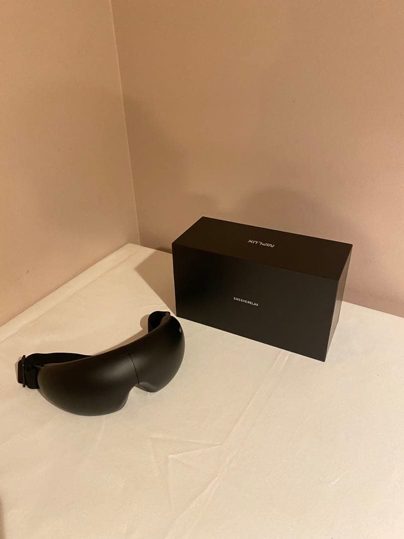 目もとエステ・マッサージャー ブラック 箱付き