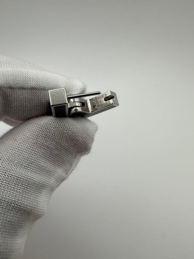 エルメス　Hロゴ片耳用ピアス　未使用品