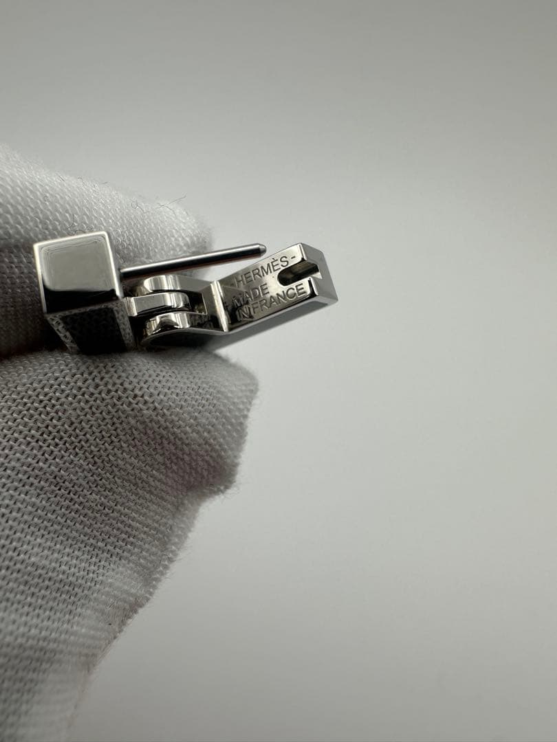 エルメス　Hロゴ片耳用ピアス　未使用品