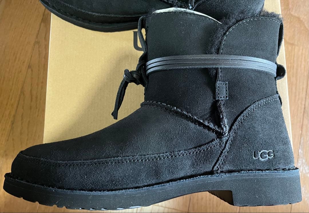manin様　UGG ムートンスエードブーツ 新品未使用　ESTHER エスター