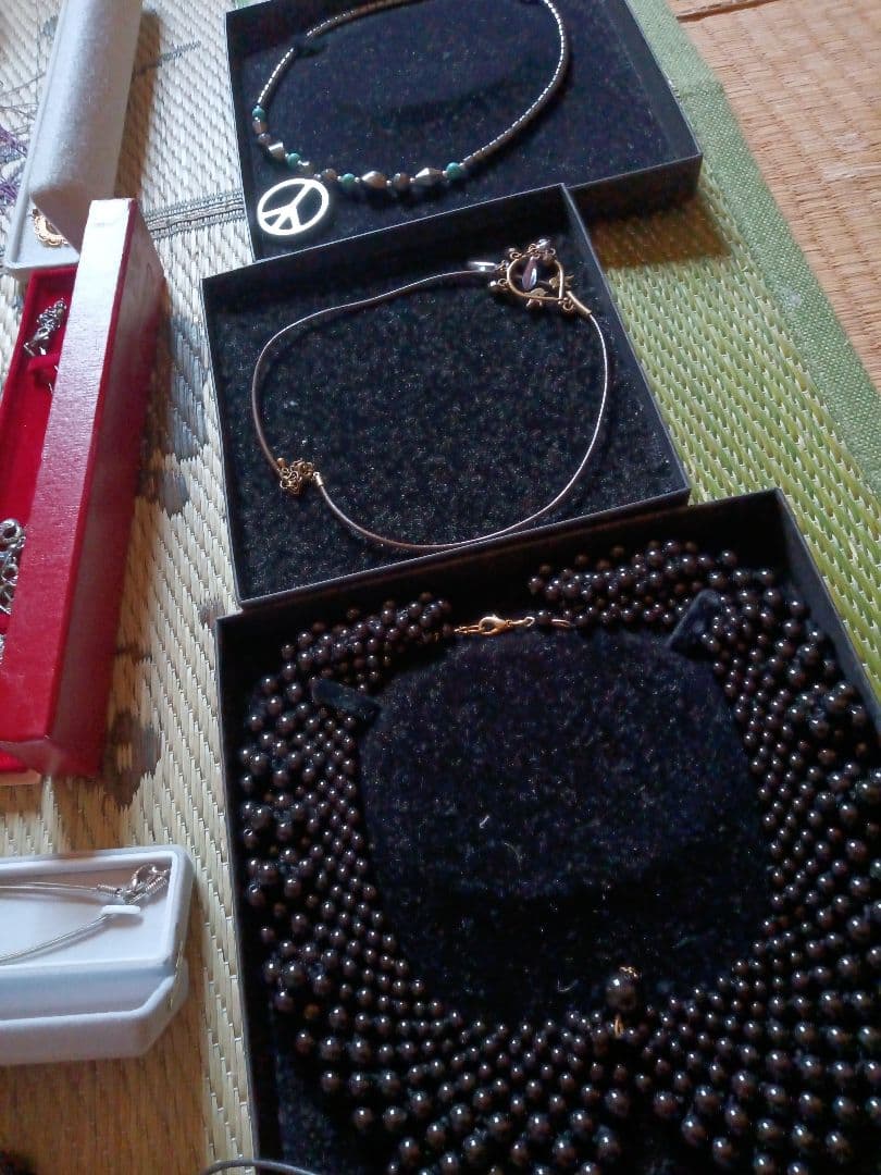 祖母の、遺品 ゴールドチェーンネックレス、ケース付き 数百種類