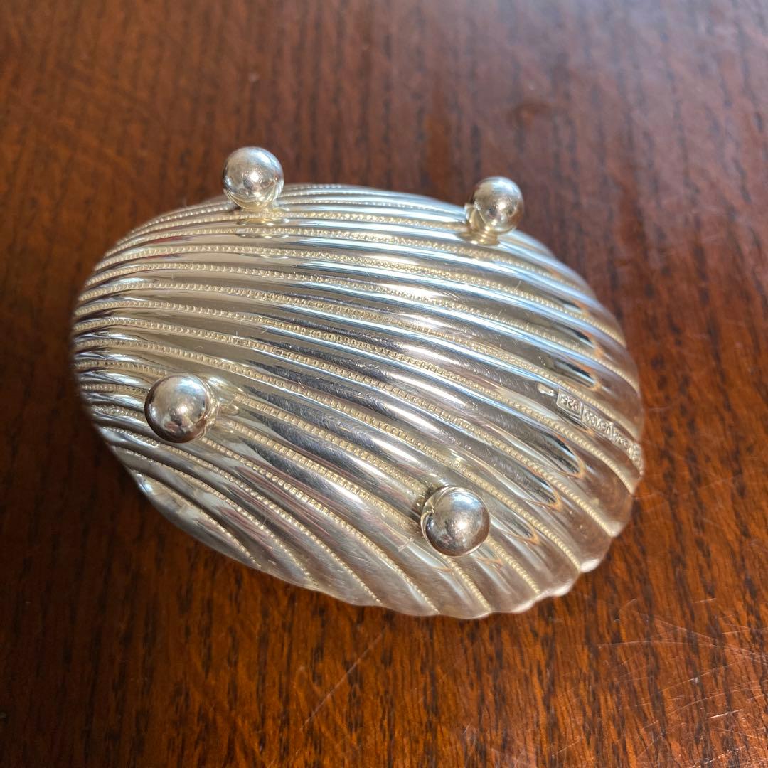 シェル型の小物入れ