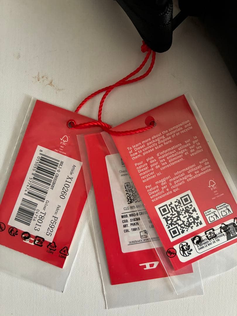 ラスト1点 新品タグ付き Diesel Holi-D ショルダーバッグ